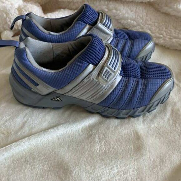 EUC Vintage Women's Adidas Sneakers size 6 - Picture 1 of 5